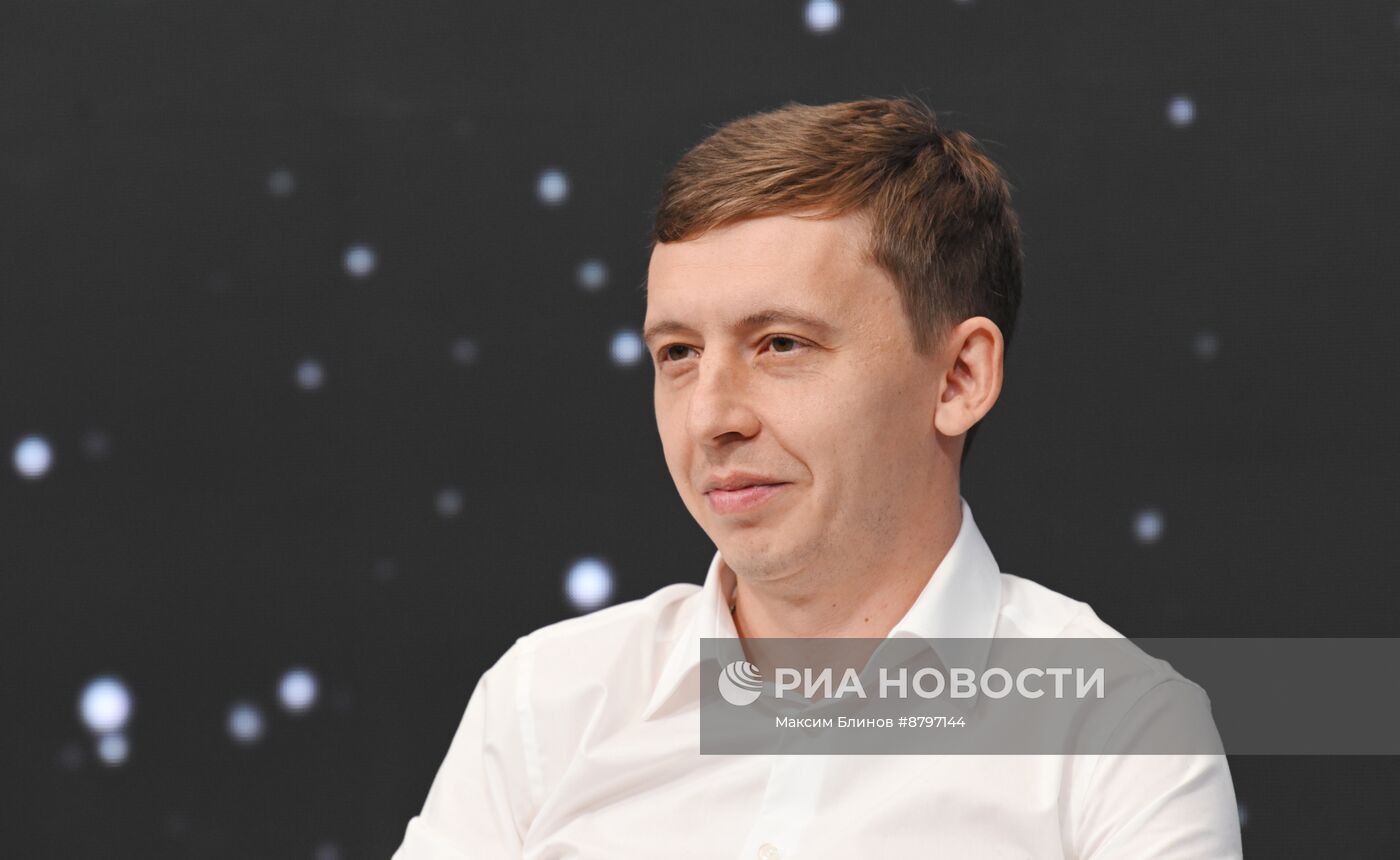 Симпозиум "Создавая будущее". Киберпанк и биопанк: к какому технологическому будущему мы стремимся?