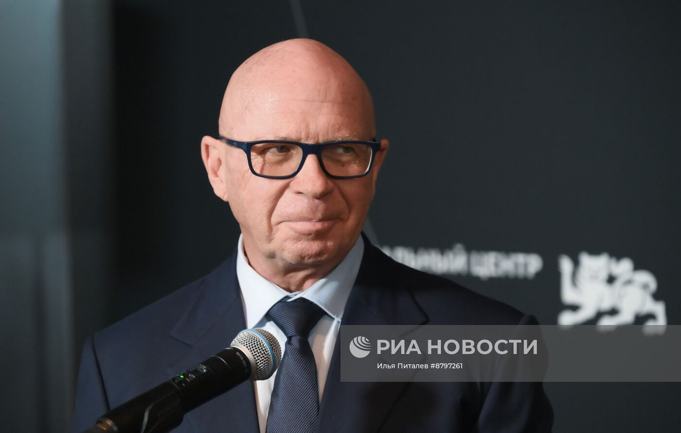 Симпозиум "Создавая будущее". Пресс-подходы