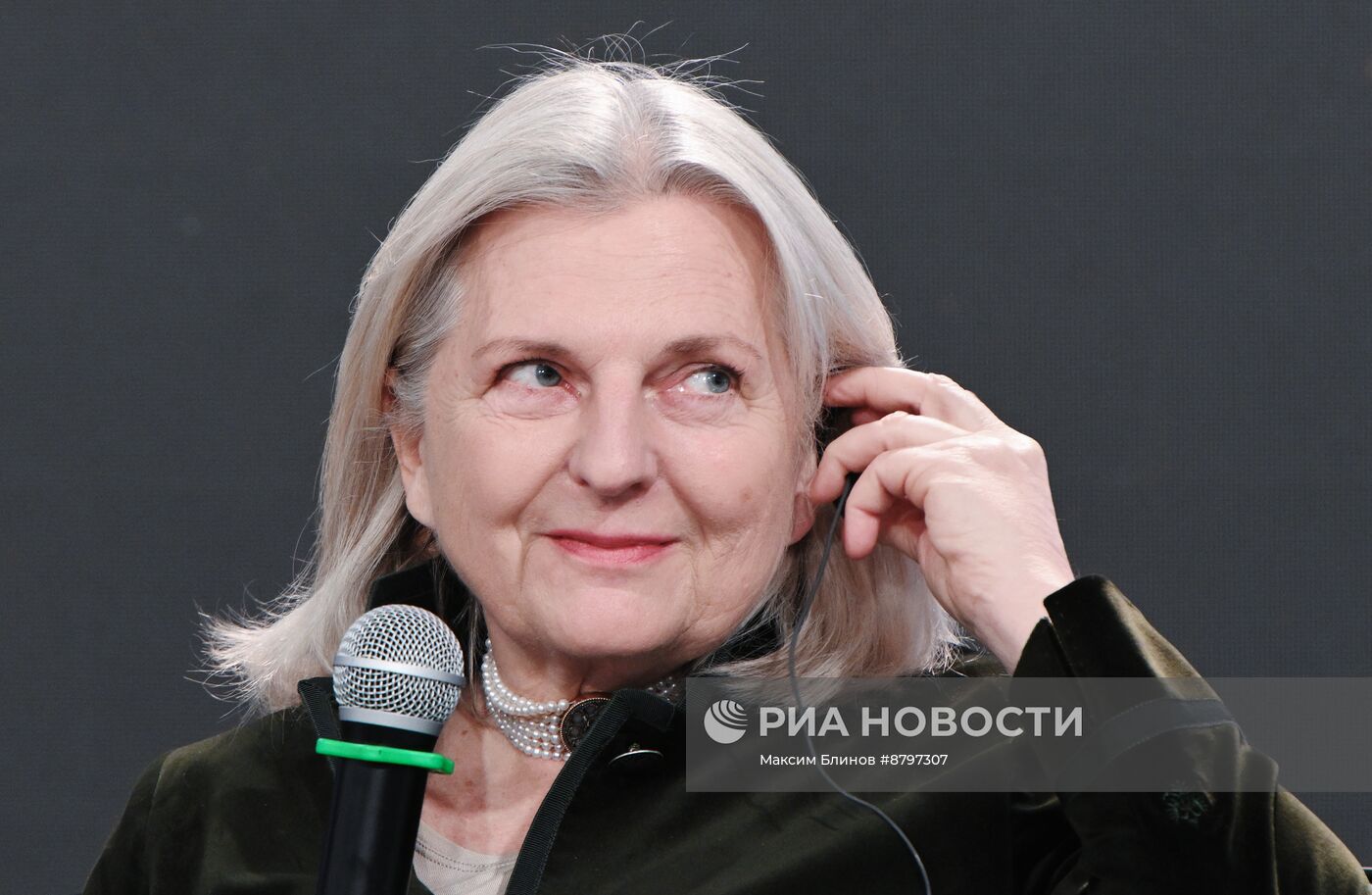 Симпозиум "Создавая будущее". Искусство жизни. Серия интервью С.И. Михайловского