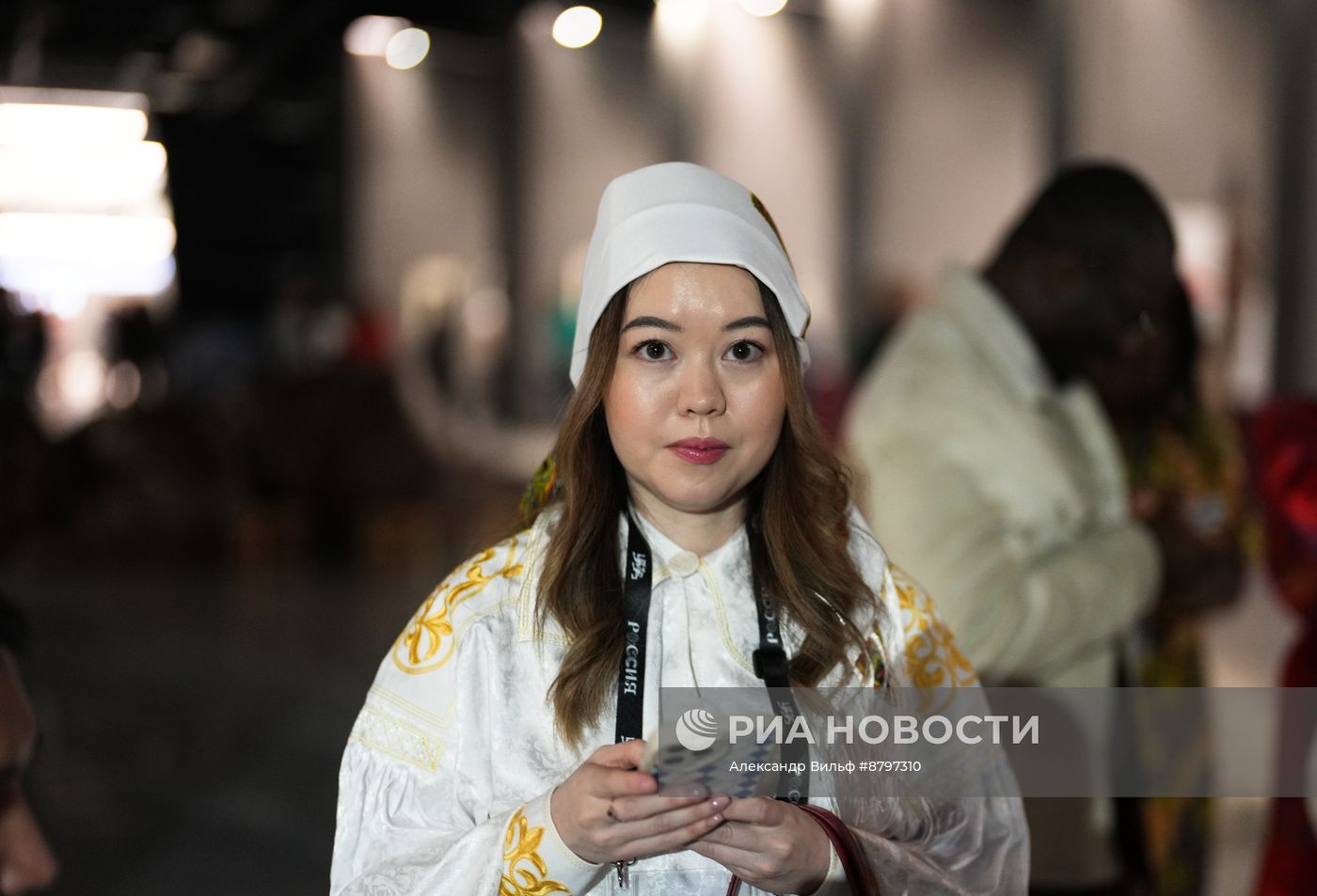 Работа симпозиума "Создавая будущее"