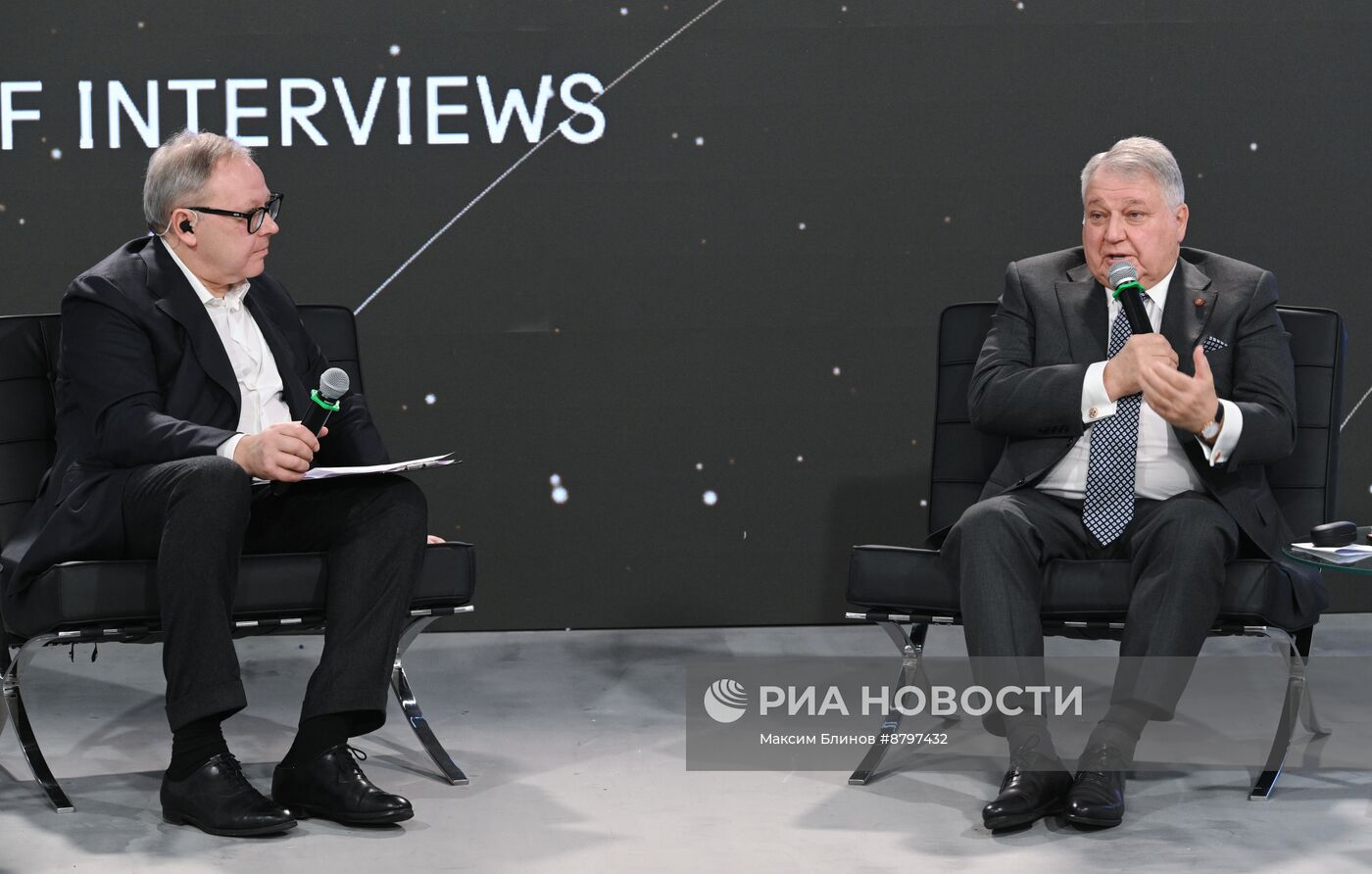 Симпозиум "Создавая будущее". Искусство жизни. Серия интервью С.И. Михайловского