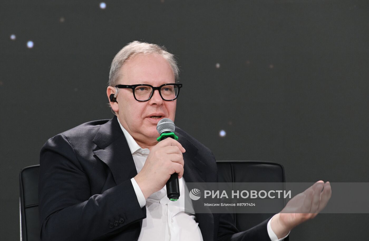 Симпозиум "Создавая будущее". Искусство жизни. Серия интервью С.И. Михайловского