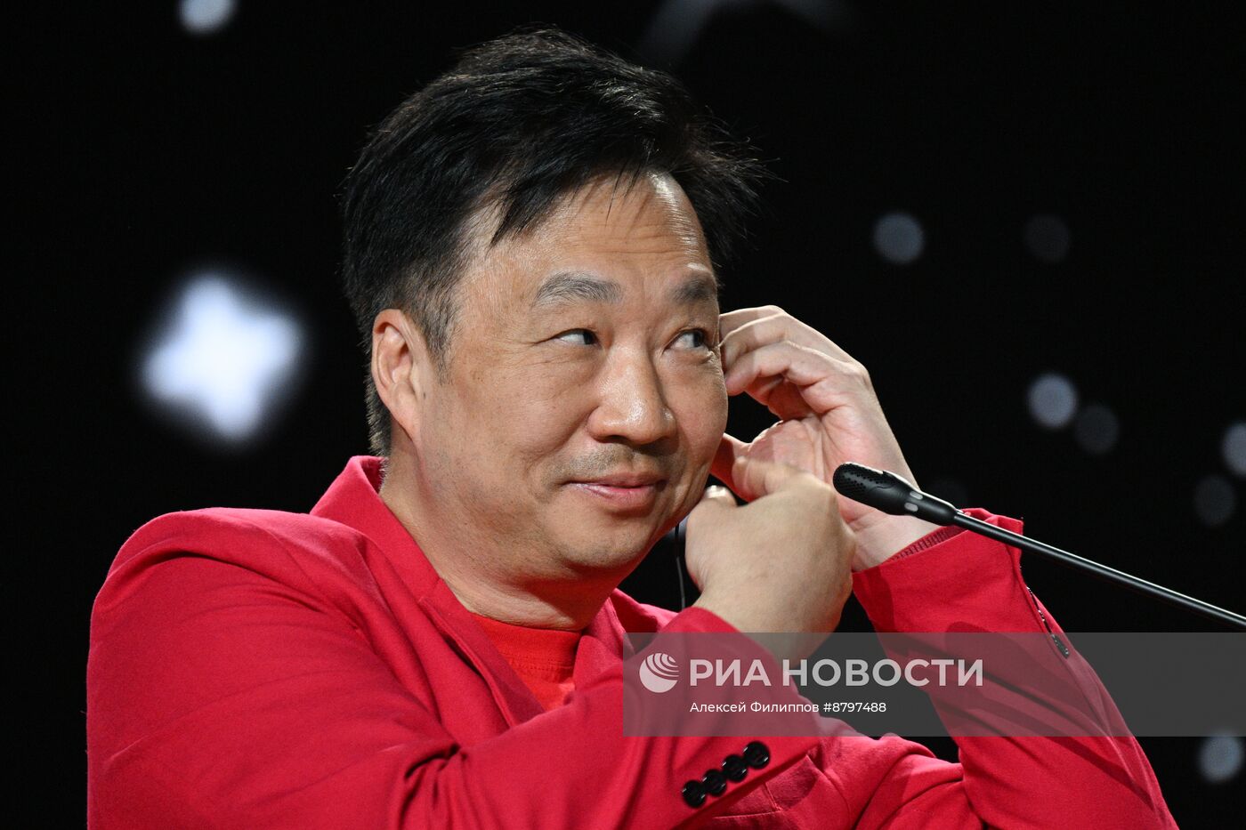 Симпозиум "Создавая будущее". Пленарная дискуссия: Философия будущего