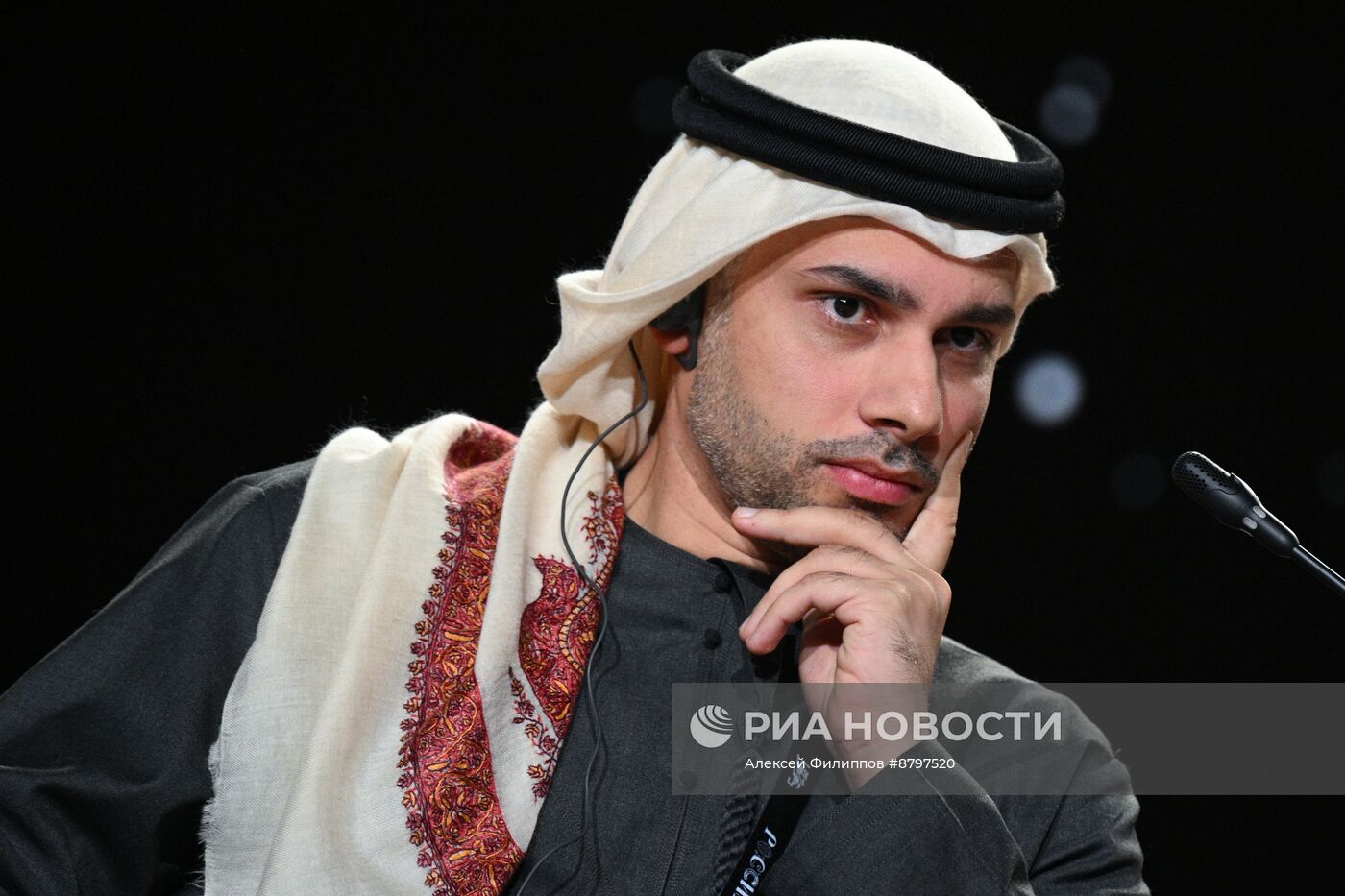 Симпозиум "Создавая будущее". Пленарная дискуссия: Философия будущего