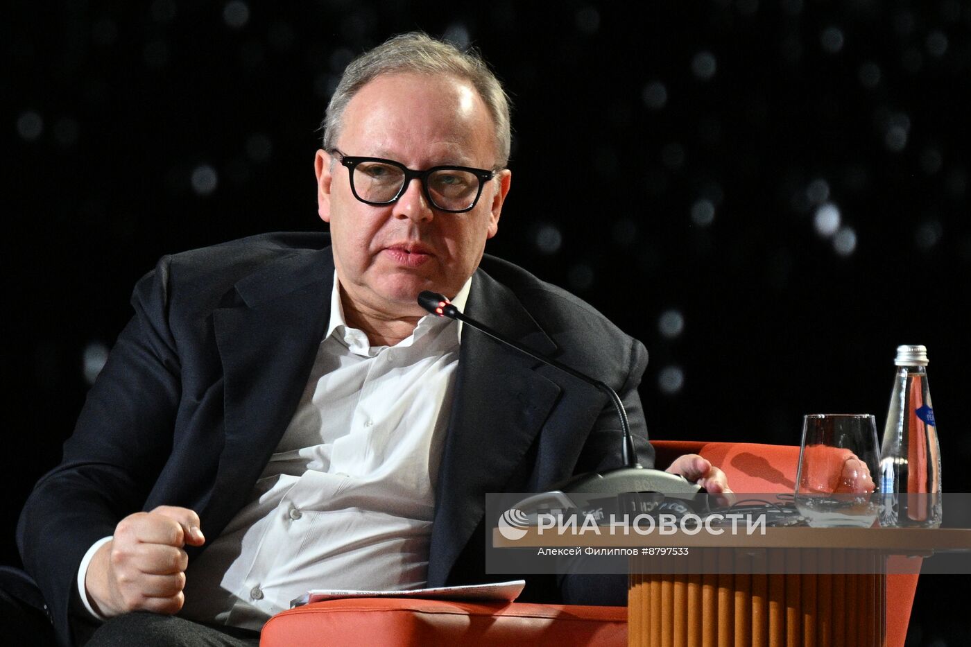 Симпозиум "Создавая будущее". Пленарная дискуссия: Философия будущего