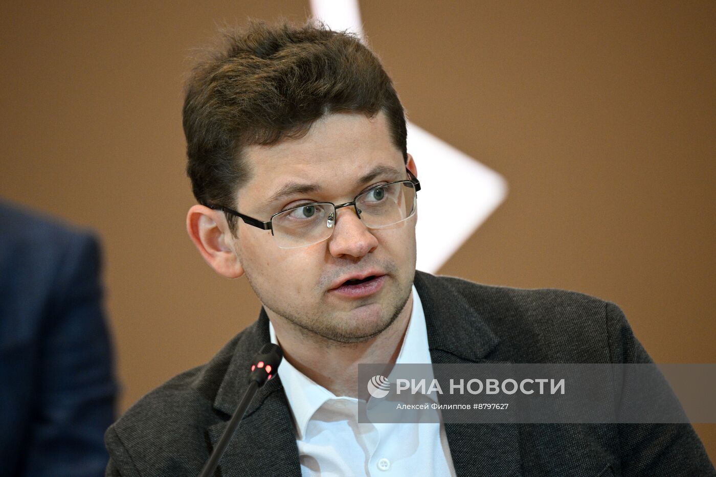 Симпозиум "Создавая будущее". Ученый будущего