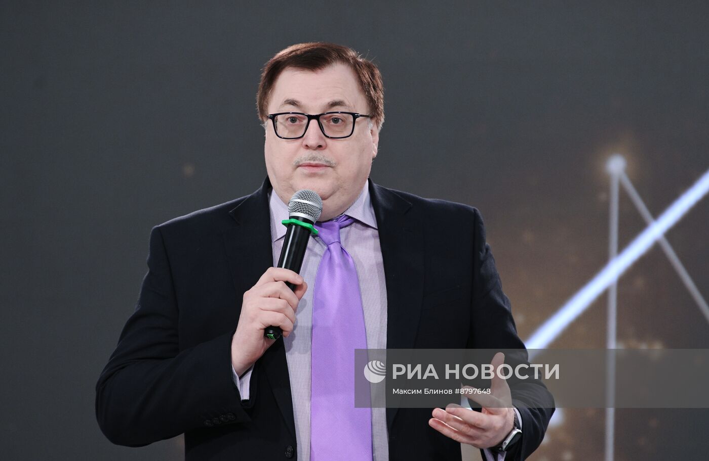 Симпозиум "Создавая будущее". Искусство жизни. Серия интервью С.И. Михайловского