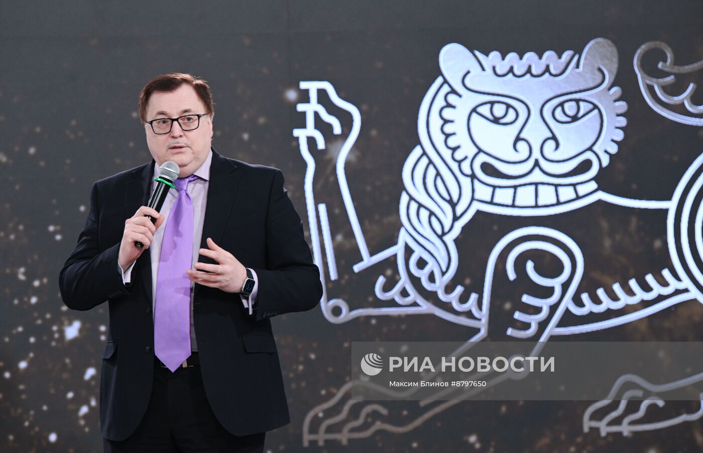 Симпозиум "Создавая будущее". Искусство жизни. Серия интервью С.И. Михайловского