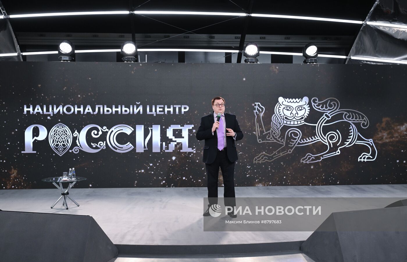 Симпозиум "Создавая будущее". Искусство жизни. Серия интервью С.И. Михайловского