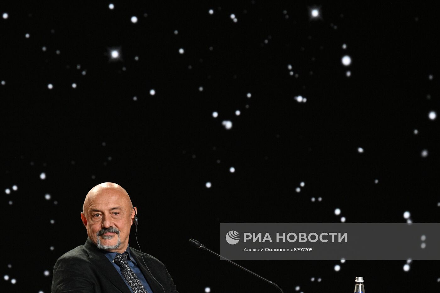 Симпозиум "Создавая будущее". Пленарная дискуссия: Философия будущего