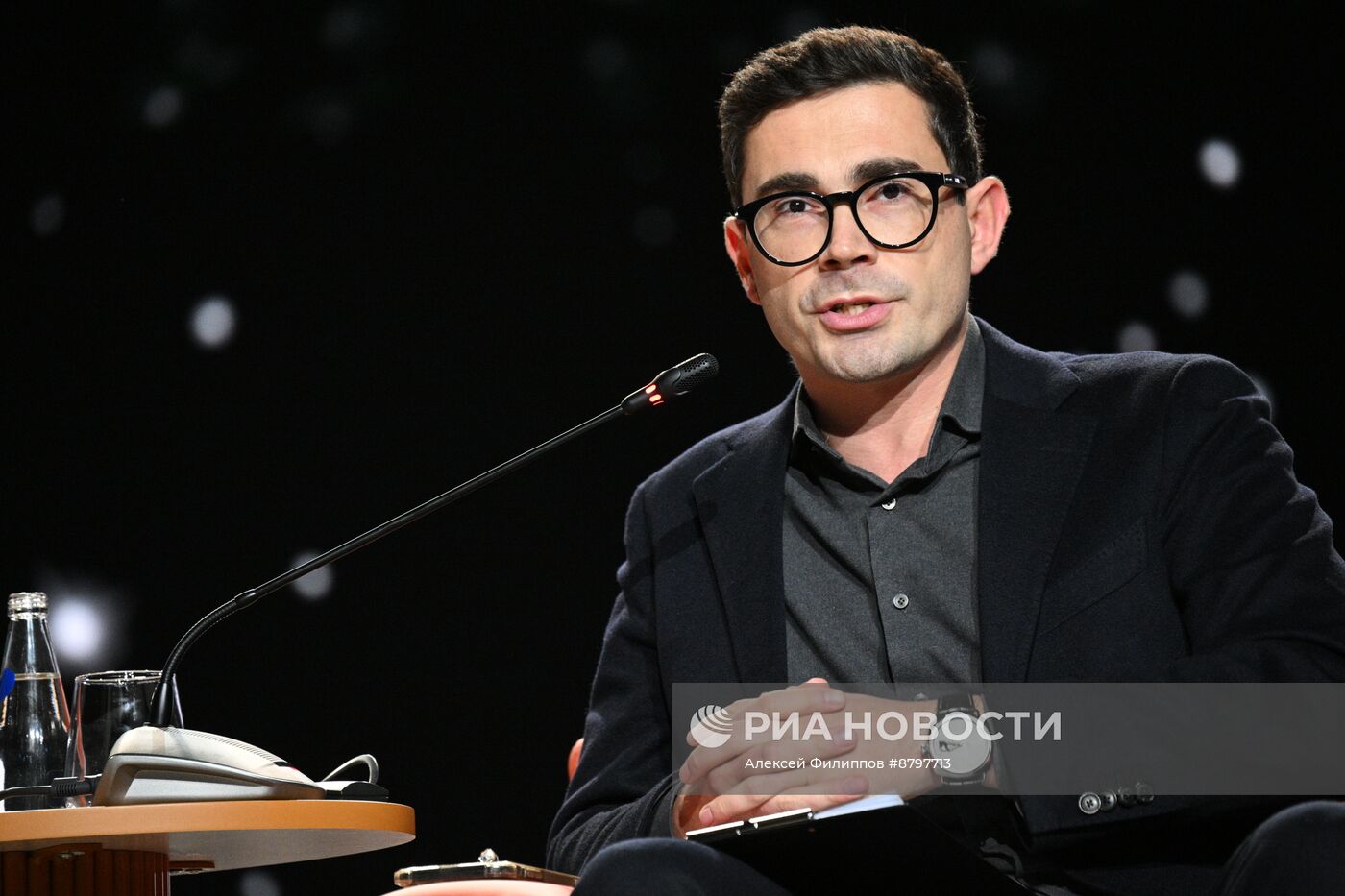 Симпозиум "Создавая будущее". Пленарная дискуссия: Философия будущего