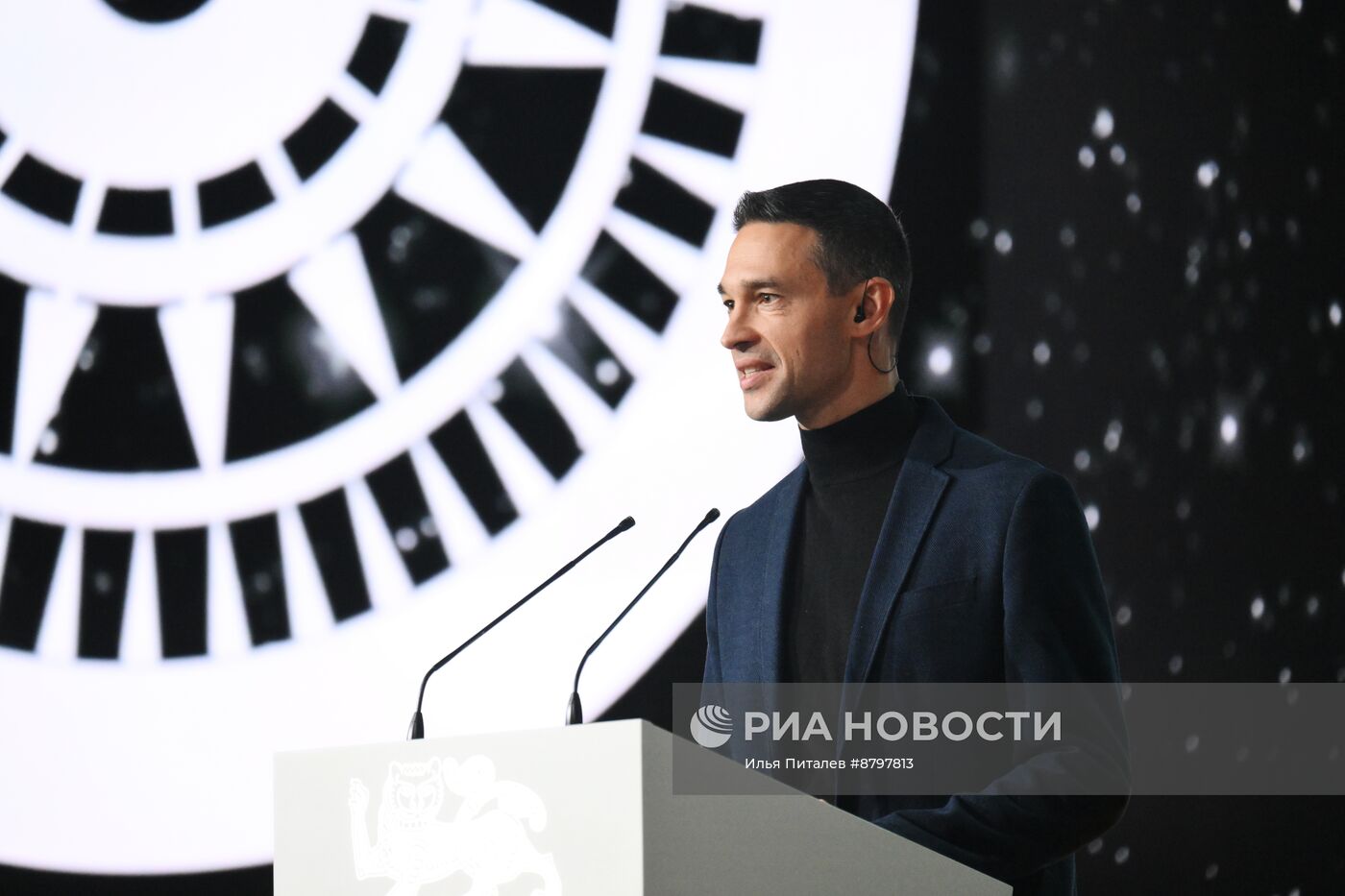 Симпозиум "Создавая будущее". Как долголетие изменит общество? Социальные и культурные последствия демографических изменений