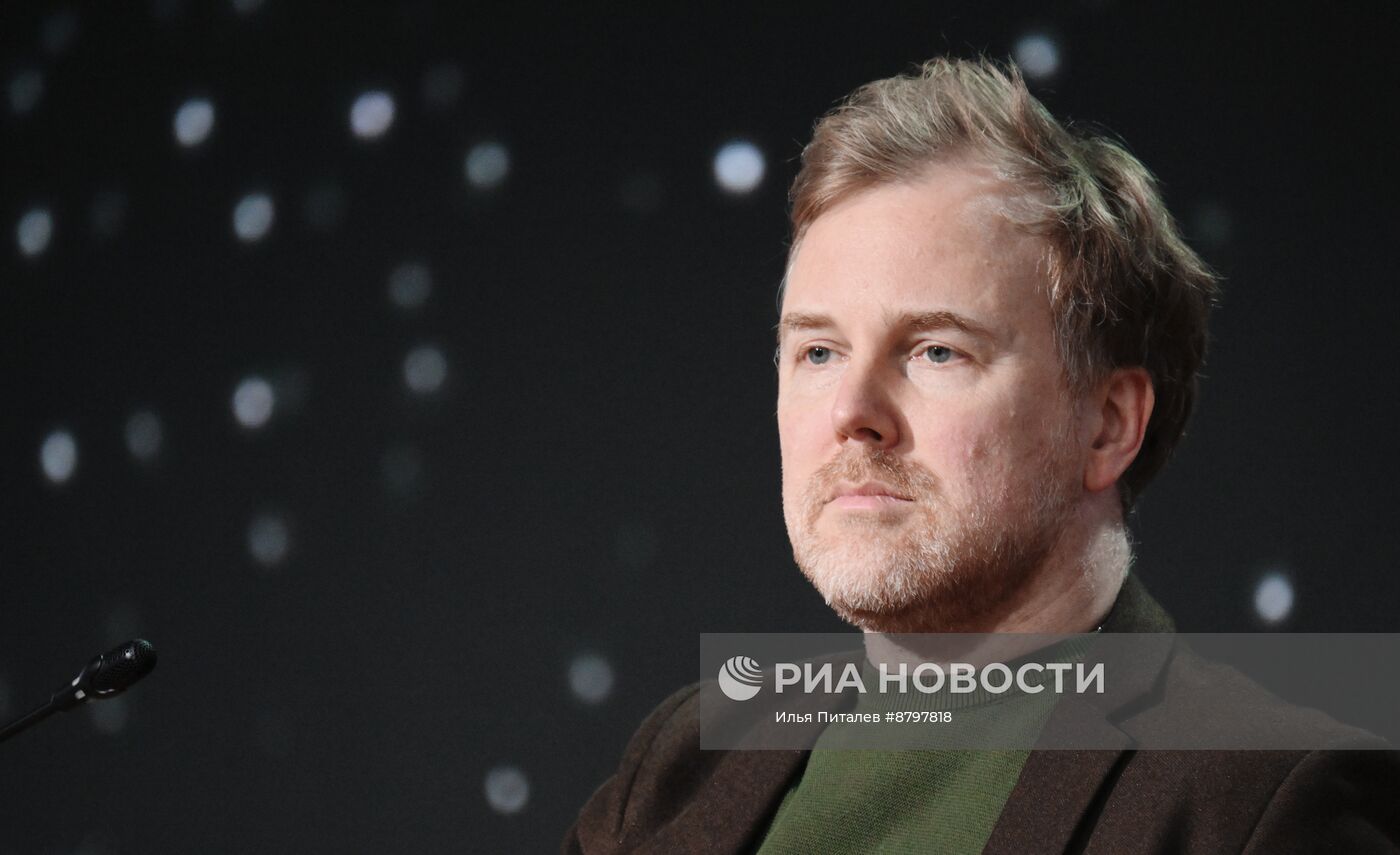 Симпозиум "Создавая будущее". Как долголетие изменит общество? Социальные и культурные последствия демографических изменений