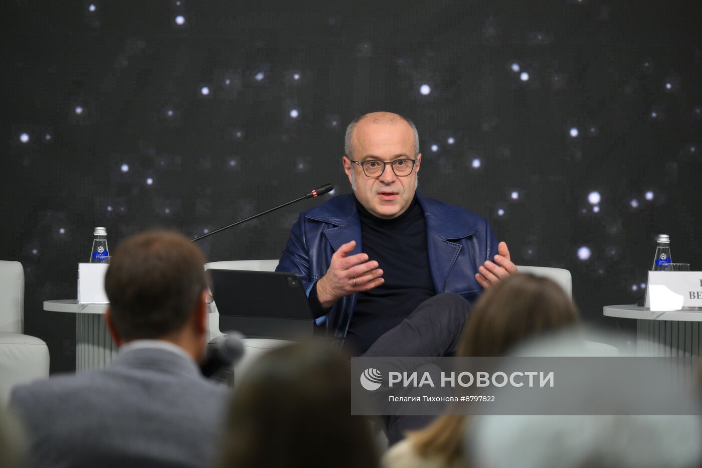 Симпозиум "Создавая будущее". Опыт прошлого в контурах будущего