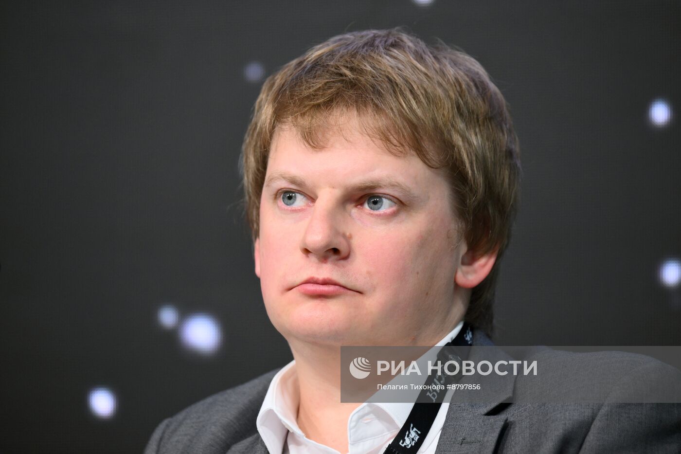 Симпозиум "Создавая будущее". Опыт прошлого в контурах будущего