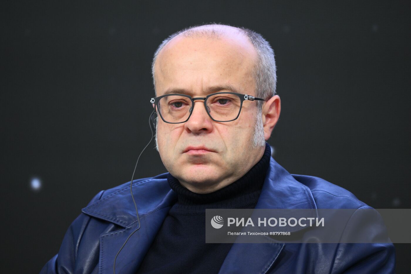 Симпозиум "Создавая будущее". Опыт прошлого в контурах будущего