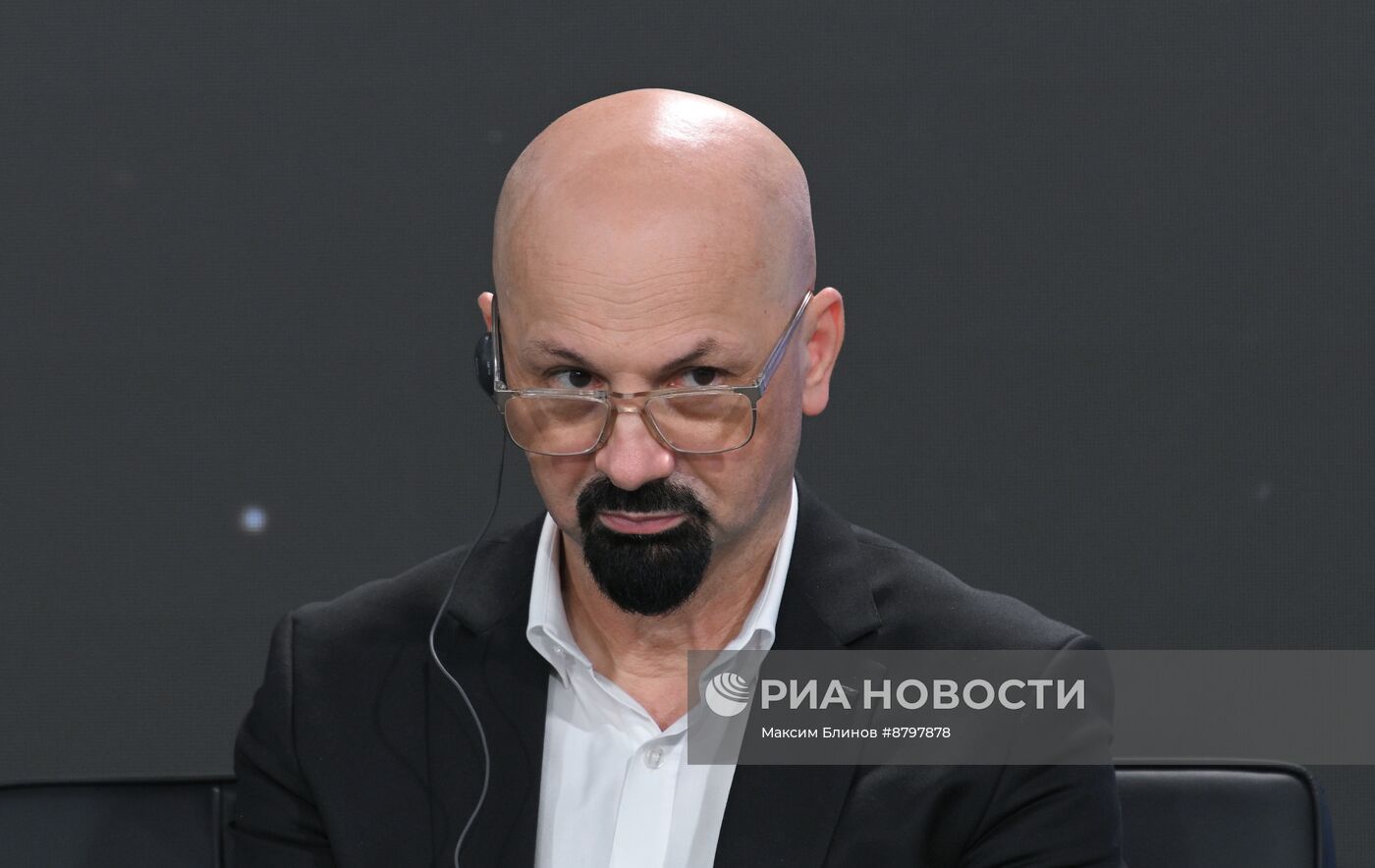 Симпозиум "Создавая будущее". Проектирование будущего: архитектура авангарда