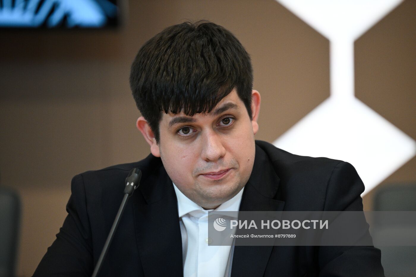 Симпозиум "Создавая будущее". Ученый будущего