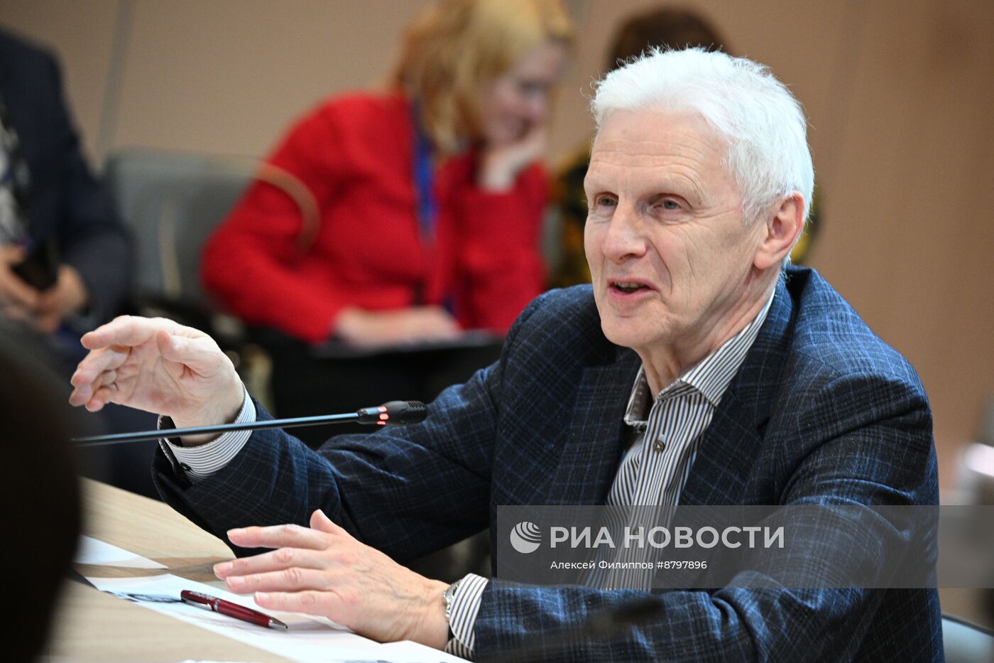 Симпозиум "Создавая будущее". Ученый будущего