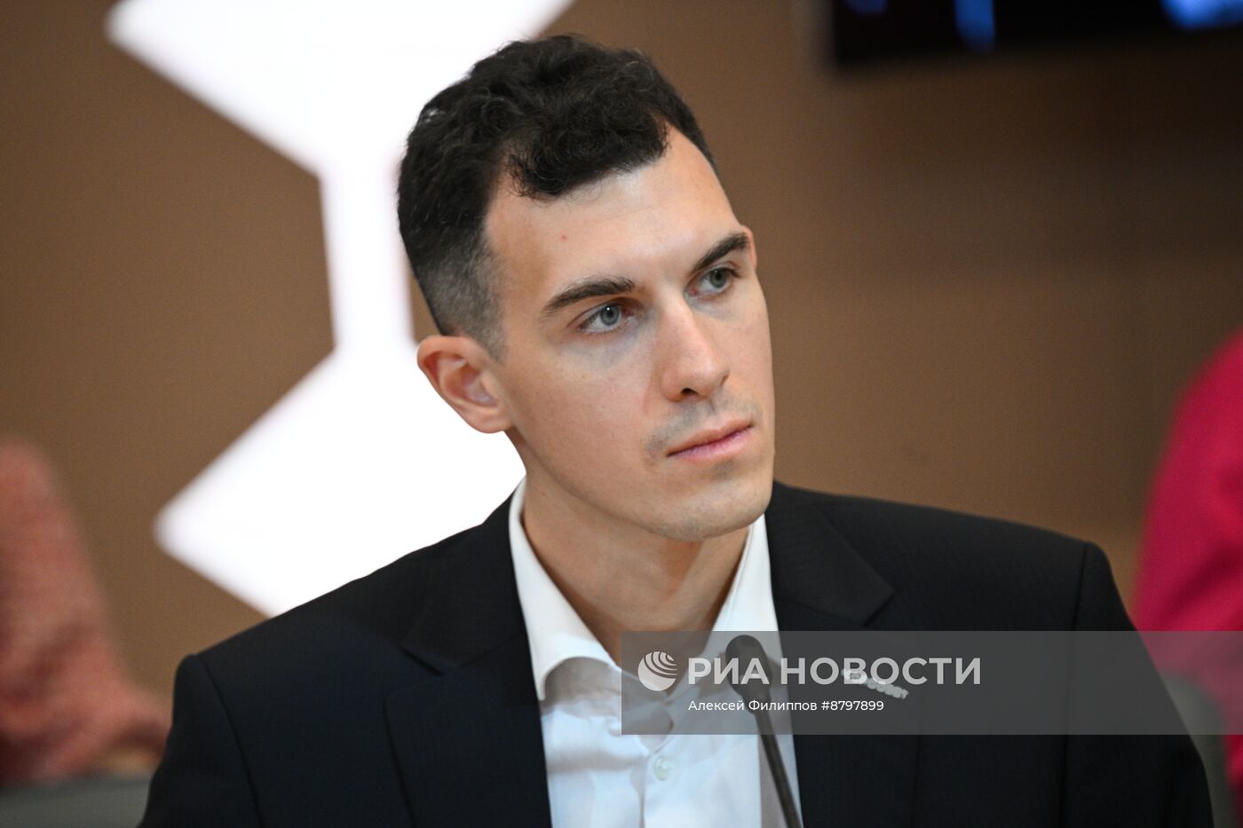 Симпозиум "Создавая будущее". Ученый будущего