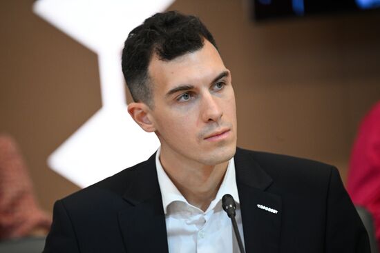 Симпозиум "Создавая будущее". Ученый будущего