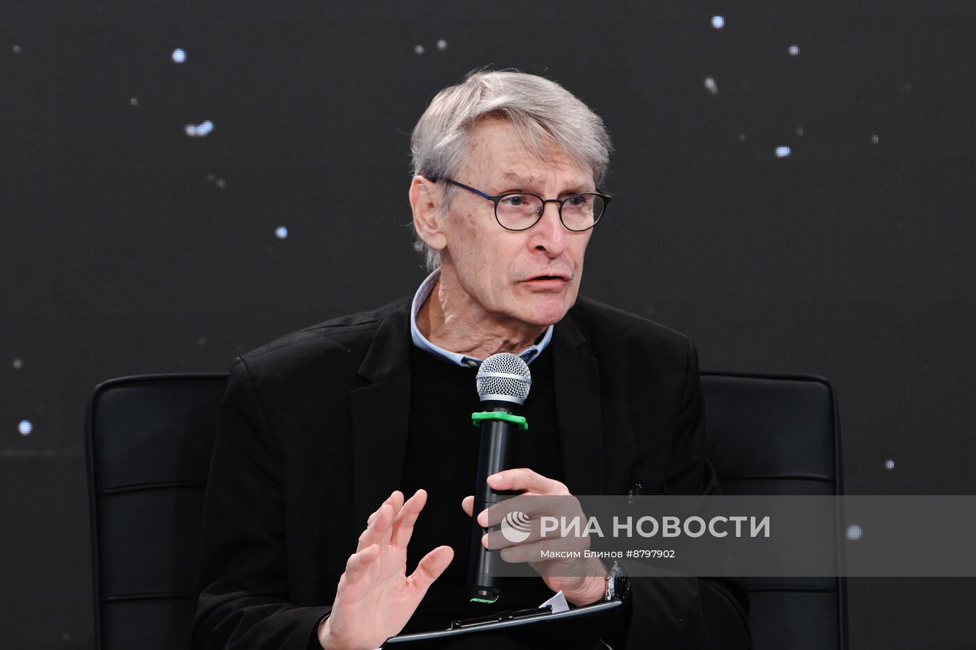 Симпозиум "Создавая будущее". Проектирование будущего: архитектура авангарда