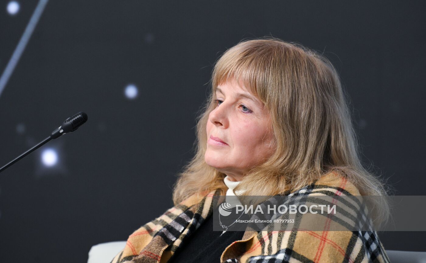 Симпозиум "Создавая будущее". Русская футурология (русский космизм)