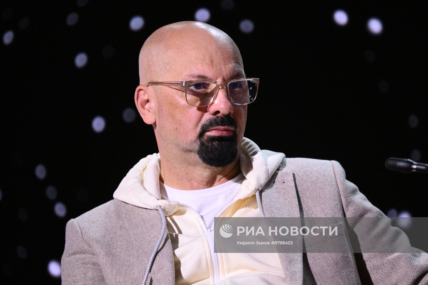 Симпозиум "Создавая будущее". Дебаты "ИИ – конкурент или союзник?"