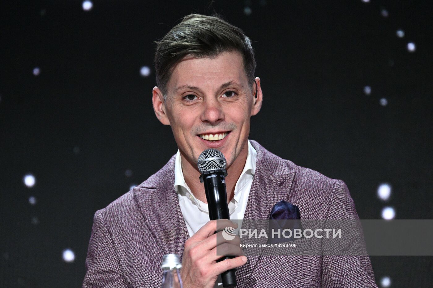 Симпозиум "Создавая будущее". Дебаты "ИИ – конкурент или союзник?"