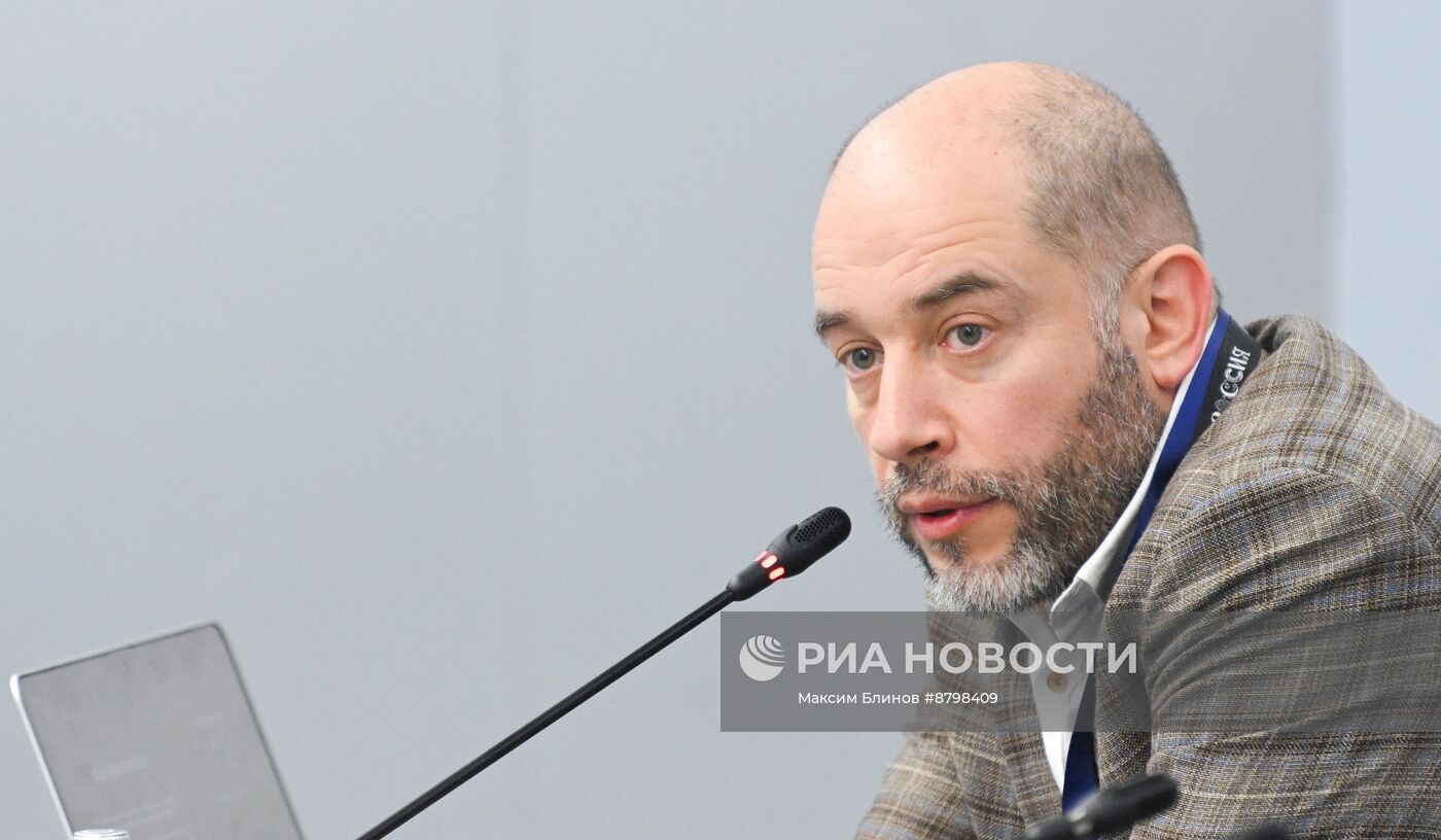 Симпозиум "Создавая будущее". Круглый стол "ЯМБ – язык моделирования будущего"