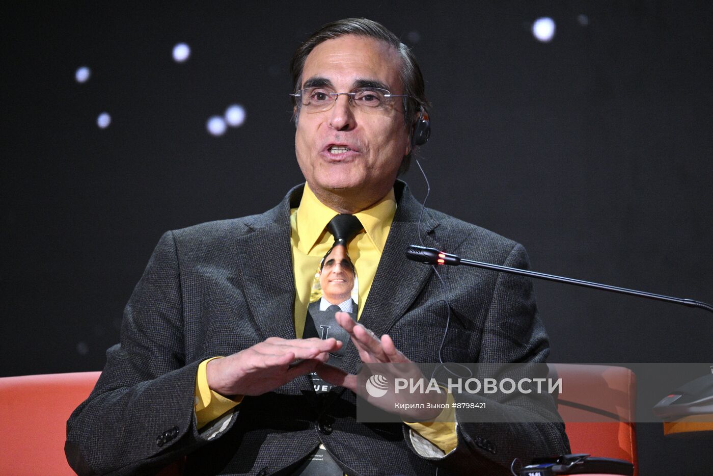 Симпозиум "Создавая будущее". Дебаты "ИИ – конкурент или союзник?"