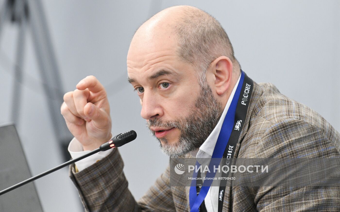 Симпозиум "Создавая будущее". Круглый стол "ЯМБ – язык моделирования будущего"