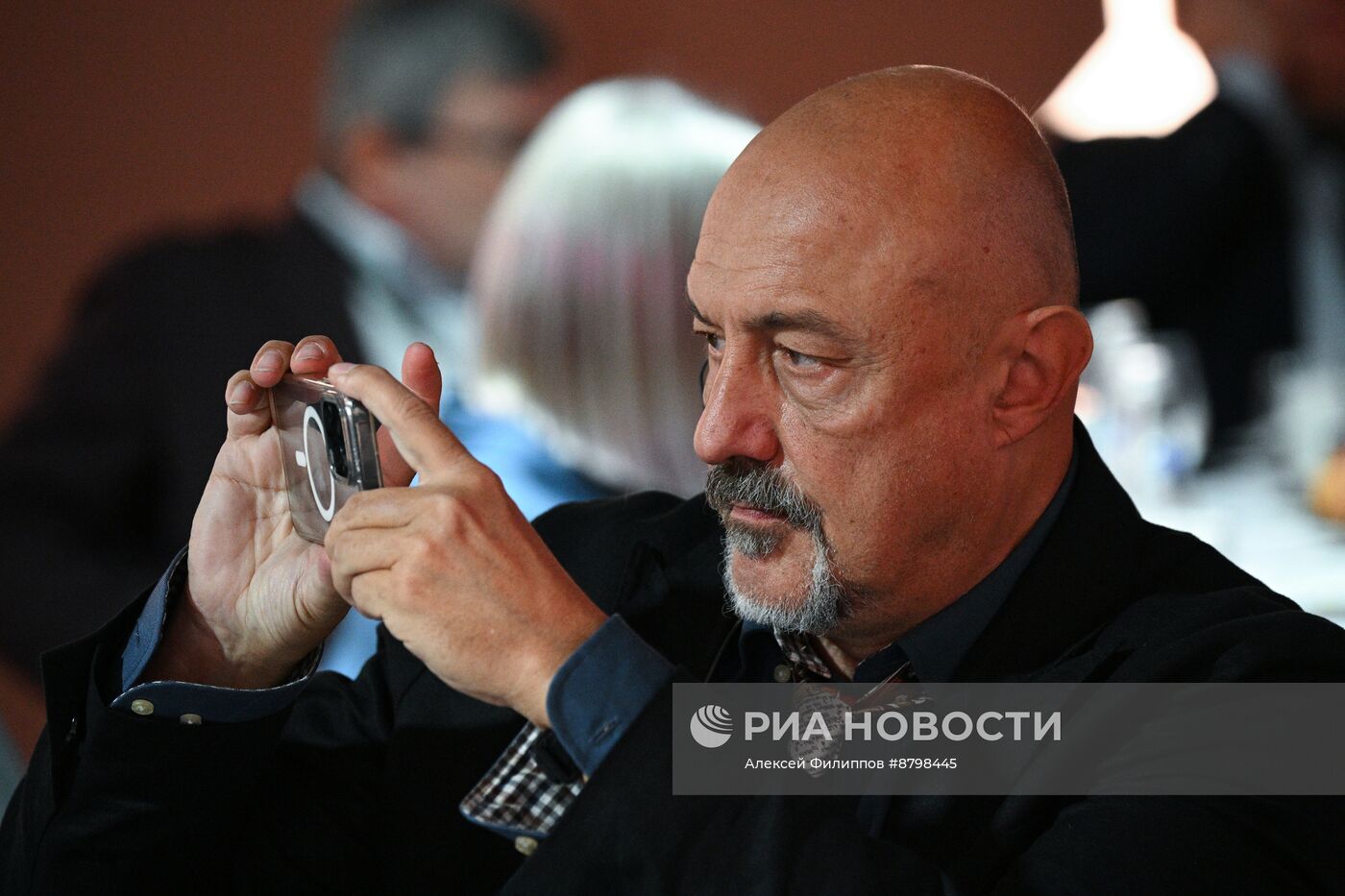 Симпозиум "Создавая будущее". Формула взаимодействия ученых и производителей контента