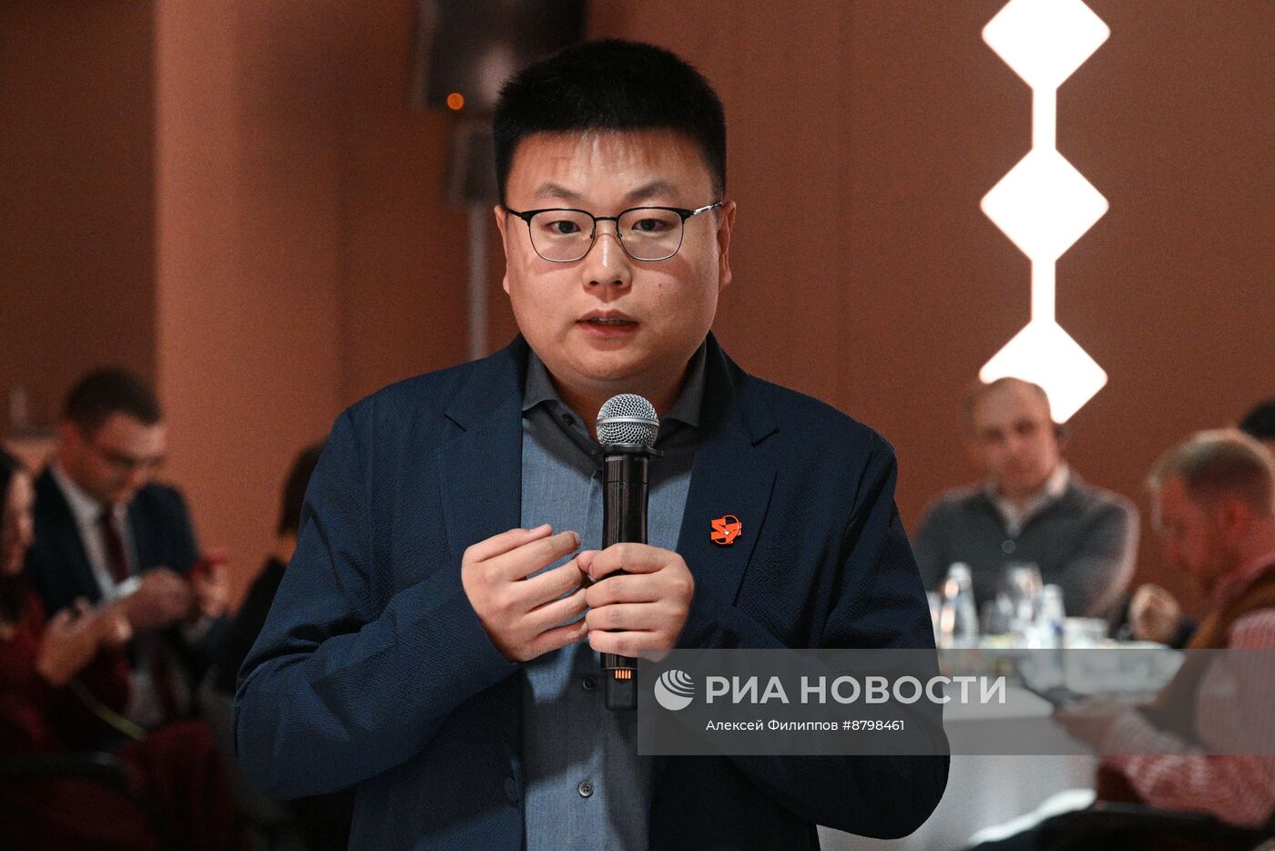 Симпозиум "Создавая будущее". Формула взаимодействия ученых и производителей контента