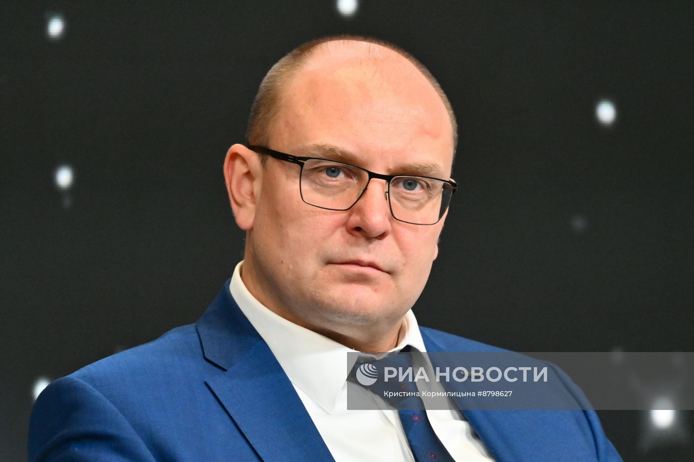 Симпозиум "Создавая будущее". Корпорация и молодежь: как выстроить коммуникации с поколениями будущего