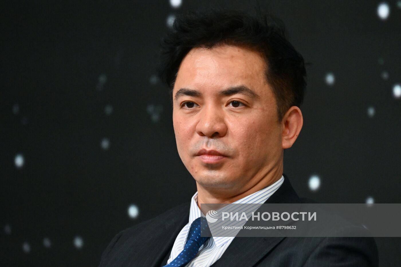 Симпозиум "Создавая будущее". Корпорация и молодежь: как выстроить коммуникации с поколениями будущего