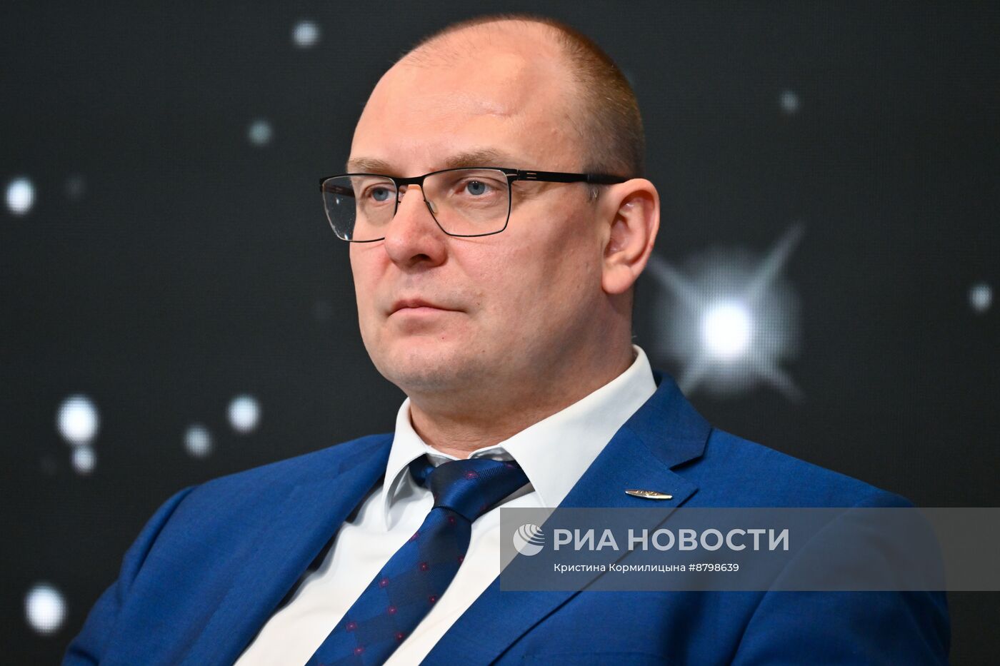 Симпозиум "Создавая будущее". Корпорация и молодежь: как выстроить коммуникации с поколениями будущего