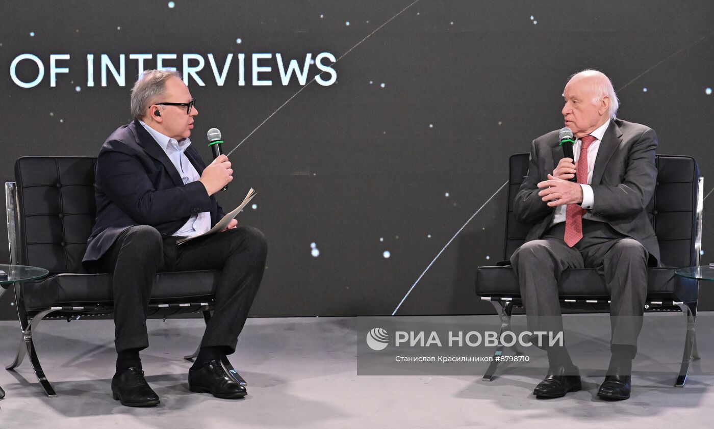 Симпозиум "Создавая будущее". Искусство жизни. Серия интервью С.И. Михайловского