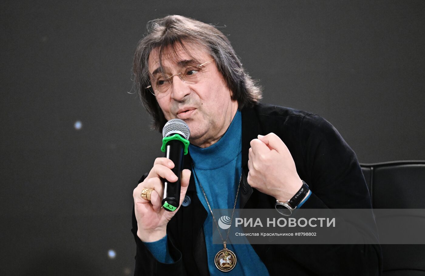 Симпозиум "Создавая будущее". Искусство жизни. Серия интервью С.И. Михайловского