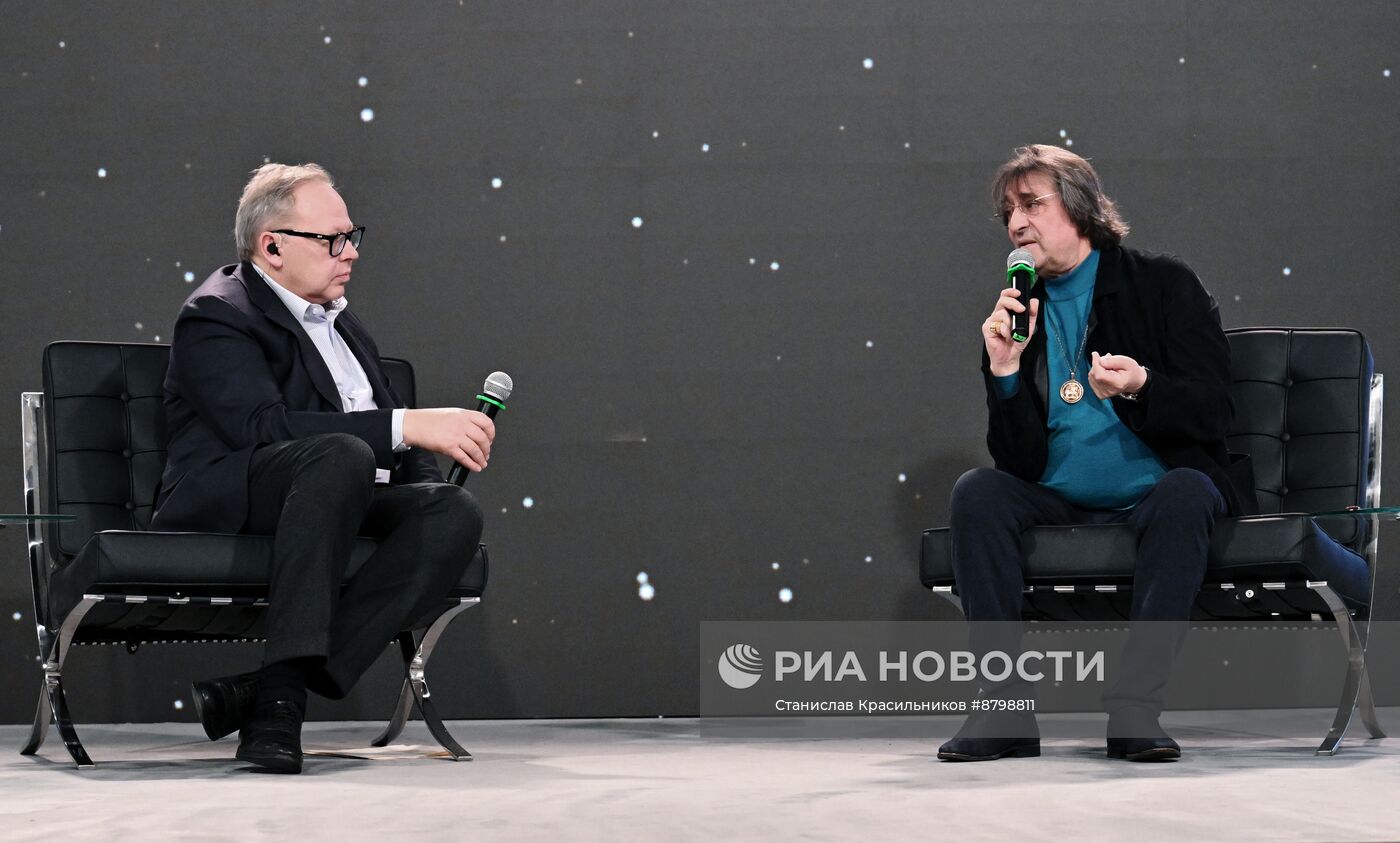 Симпозиум "Создавая будущее". Искусство жизни. Серия интервью С.И. Михайловского