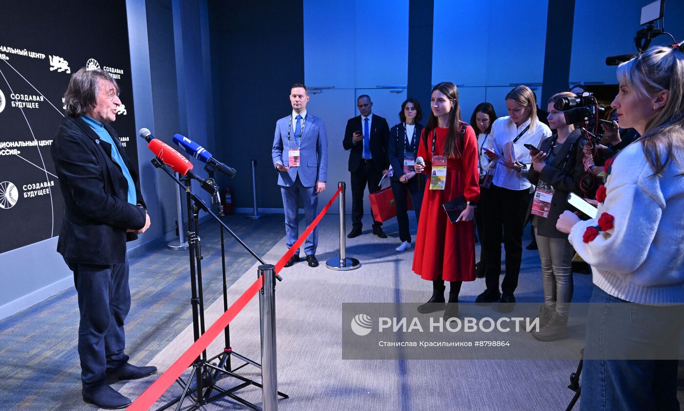 Симпозиум "Создавая будущее". Пресс-подходы