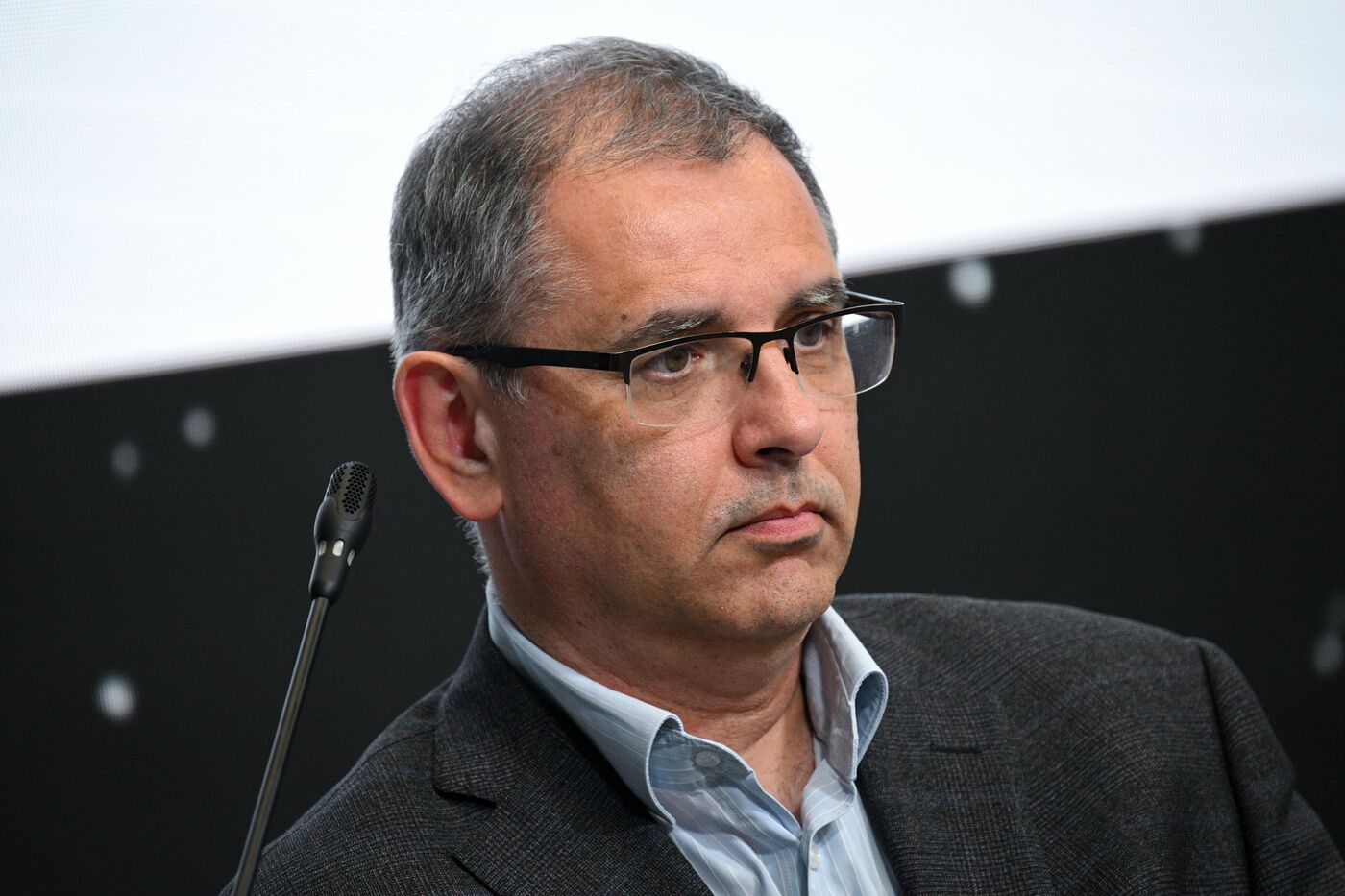 Симпозиум "Создавая будущее". Путешествие во времени. Технологический мост к будущему