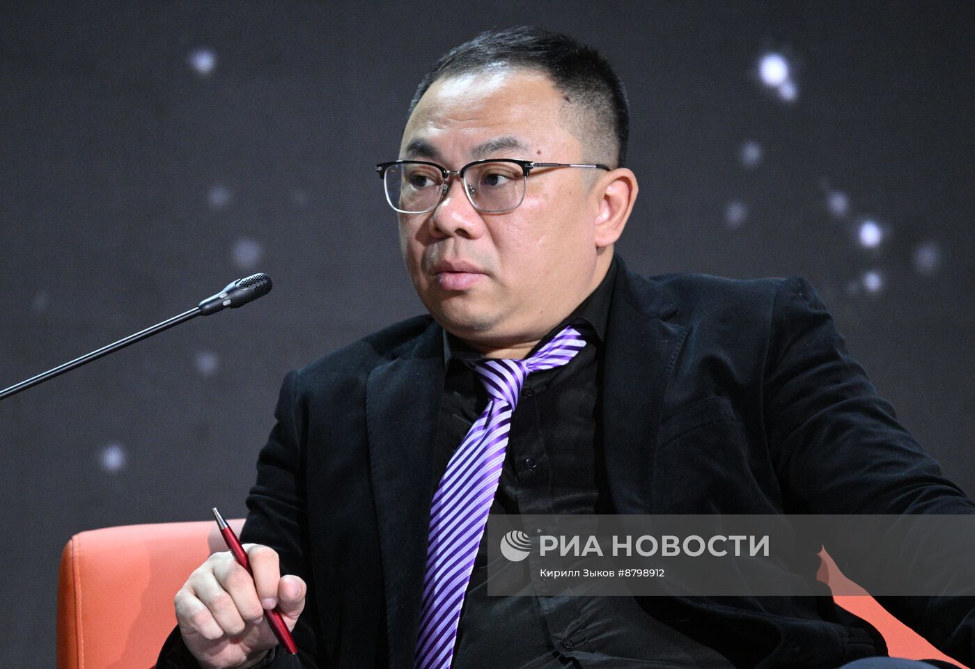 Симпозиум "Создавая будущее". Валюта будущего