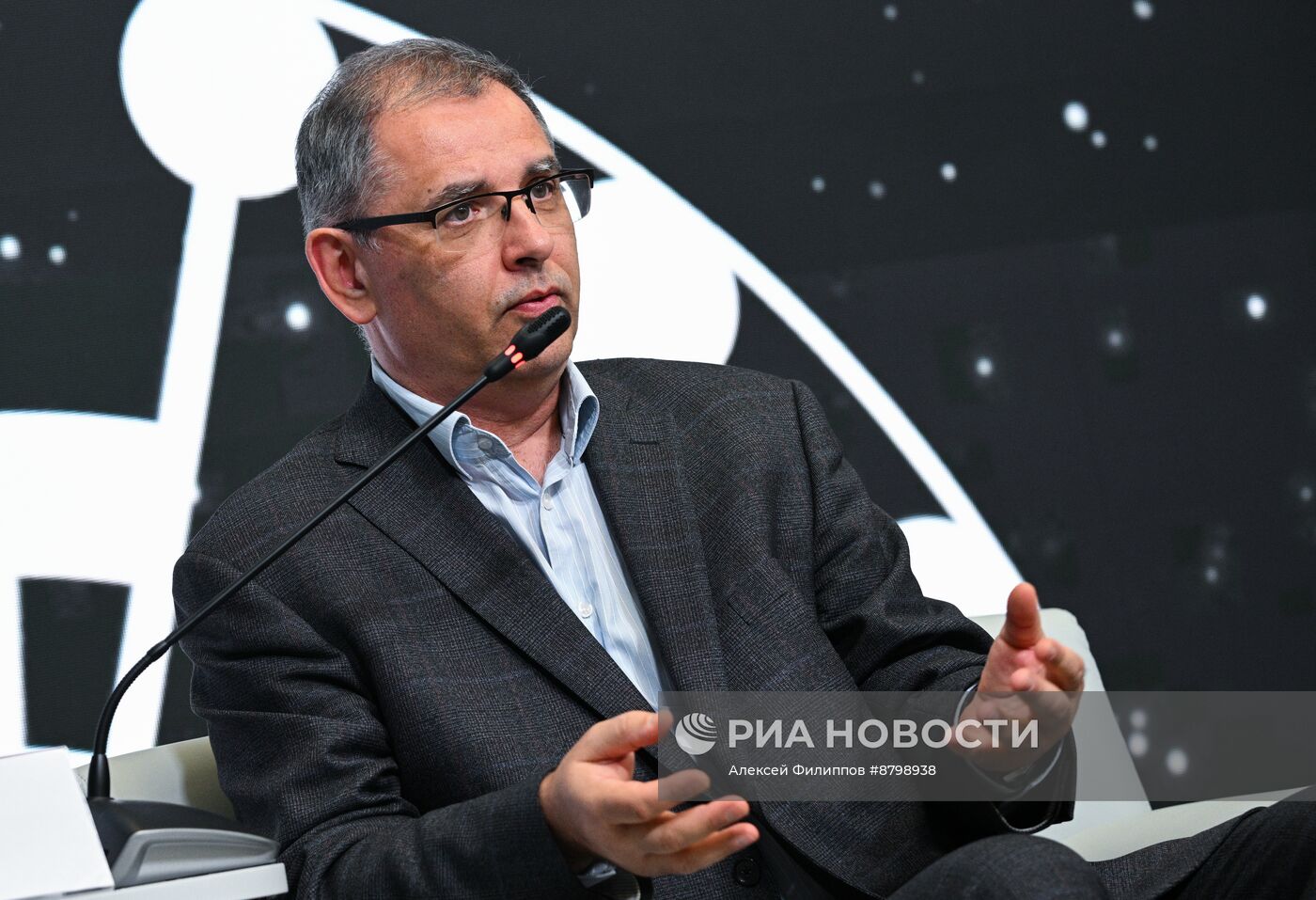 Симпозиум "Создавая будущее". Путешествие во времени. Технологический мост к будущему