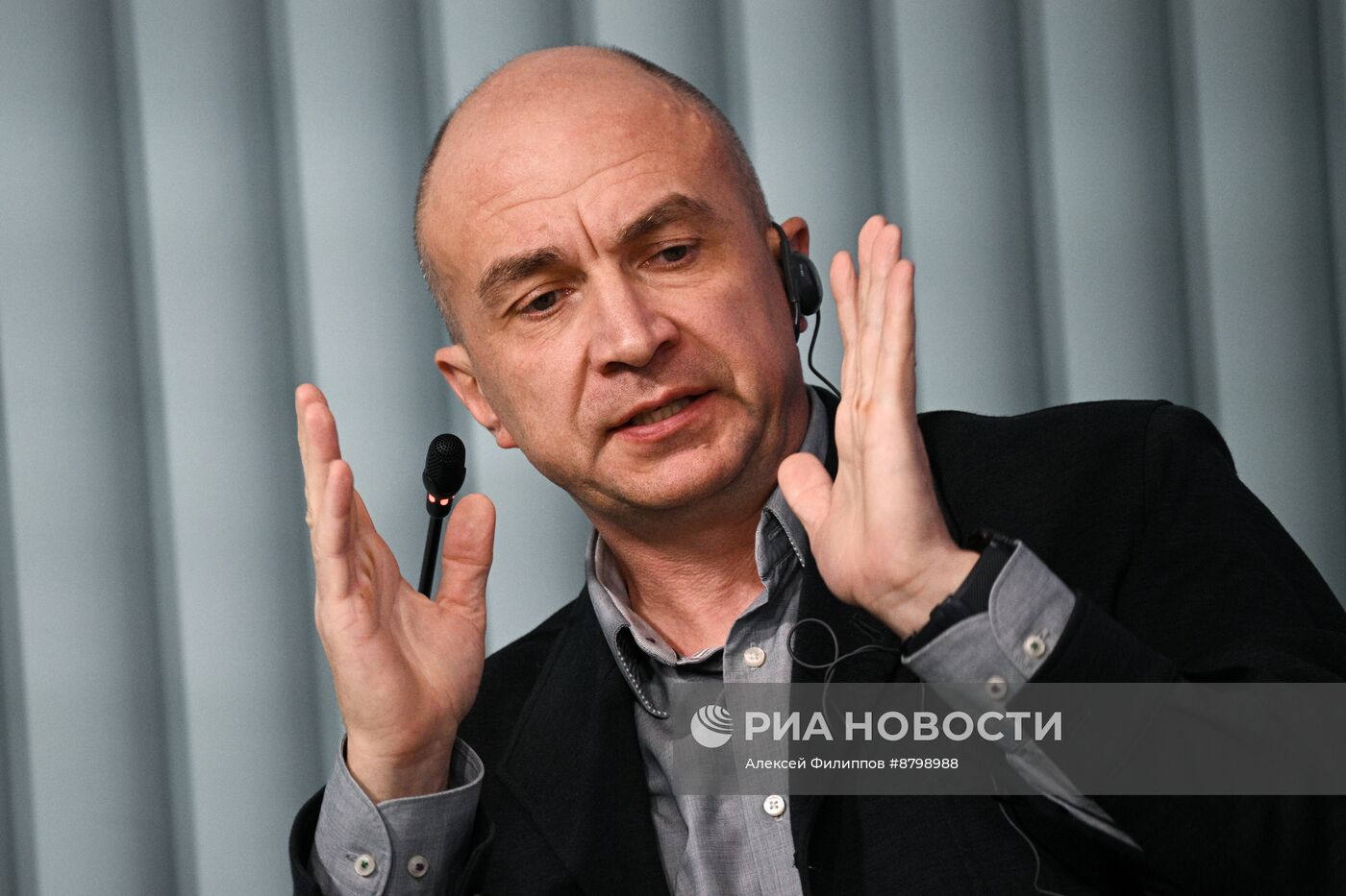 Симпозиум "Создавая будущее". Создание новых фантастических миров и массивов