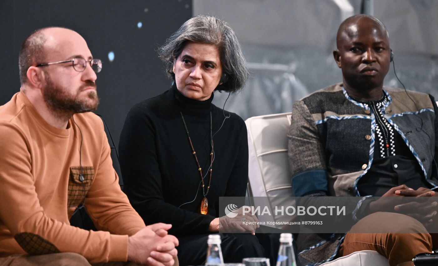 Симпозиум "Создавая будущее". Проектирование будущего: кинематограф