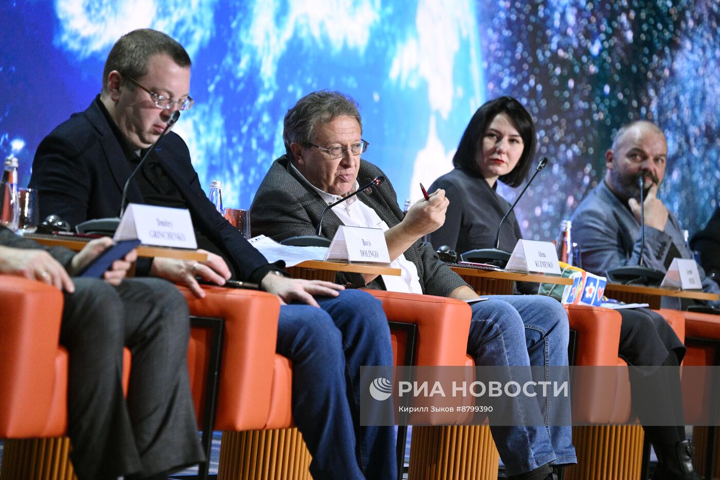 Симпозиум "Создавая будущее". Космос как источник вдохновения