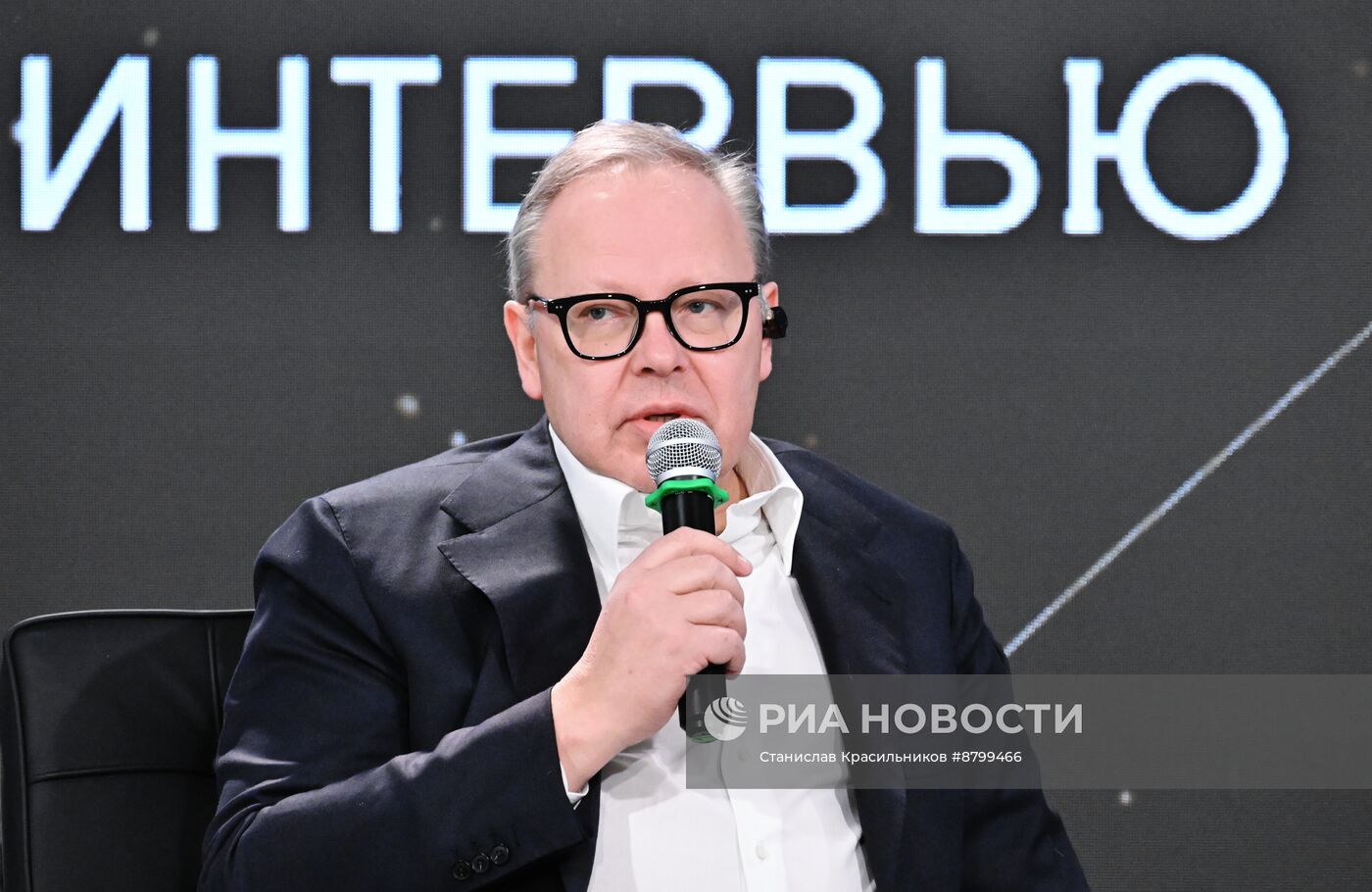 Симпозиум "Создавая будущее". Искусство жизни. Серия интервью С.И. Михайловского