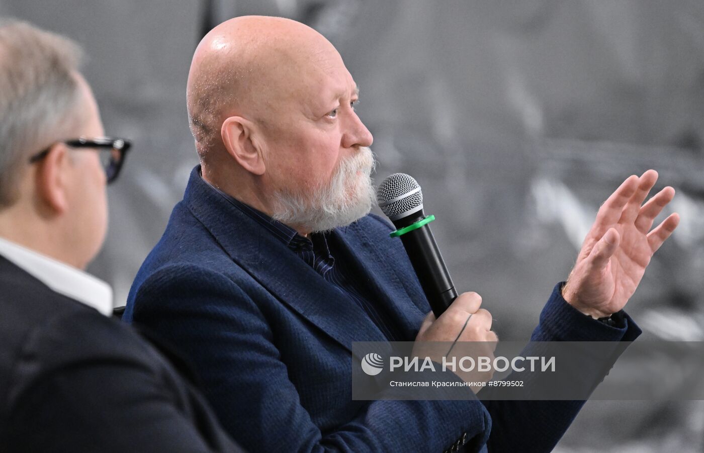 Симпозиум "Создавая будущее". Искусство жизни. Серия интервью С.И. Михайловского