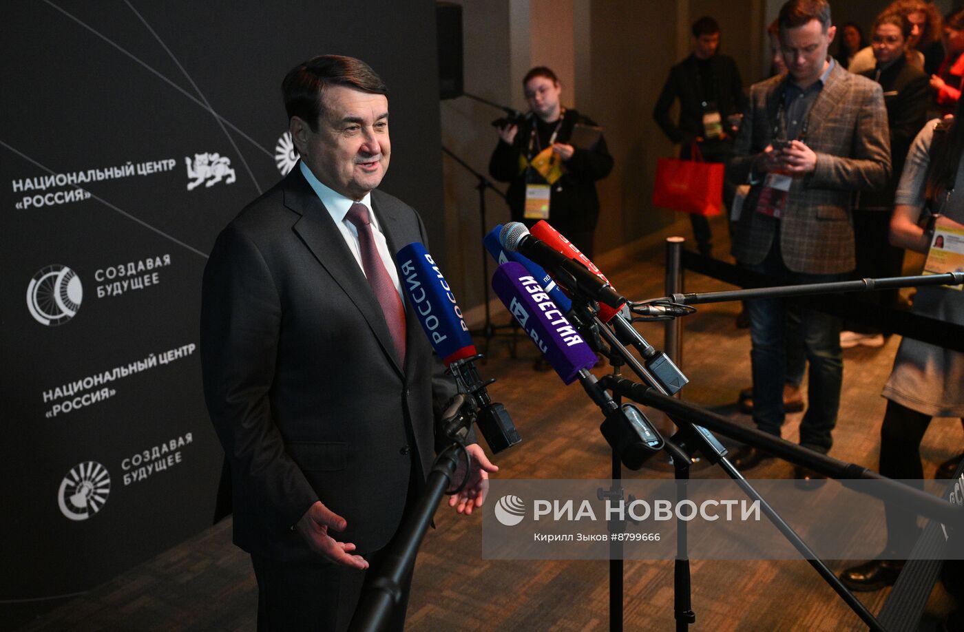 Симпозиум "Создавая будущее". Пресс-подходы